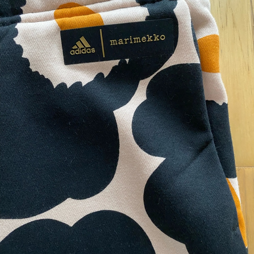 Merrimekko X Adidas sweatpants - Picture 4 of 5